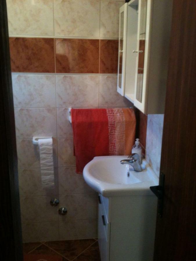 Apartments Bela - Sea View Lopar Esterno foto